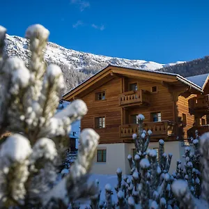 Les Fleurs Bleues Aparthotel